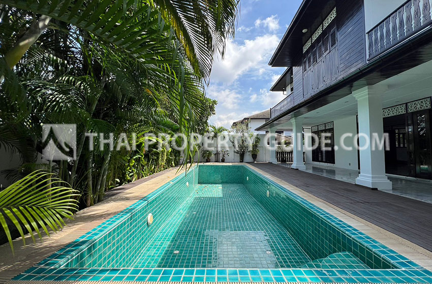 House with Private Pool in Sukhumvit 